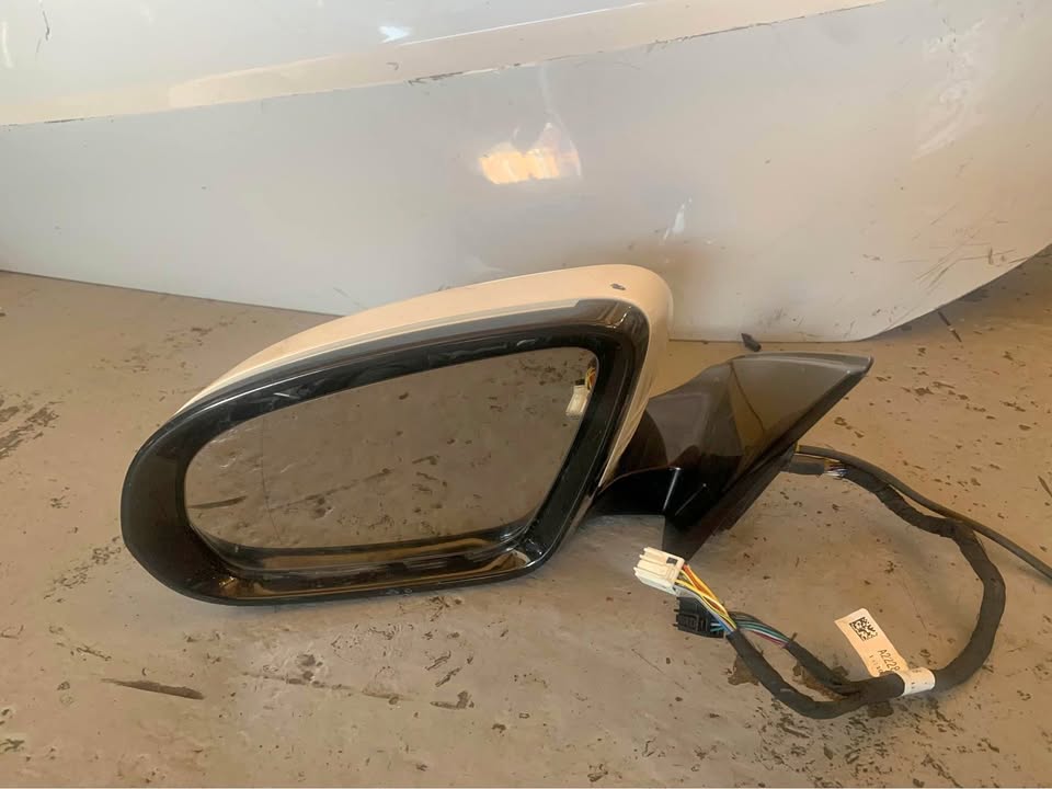 Mercedes Benz side mirror A222 left