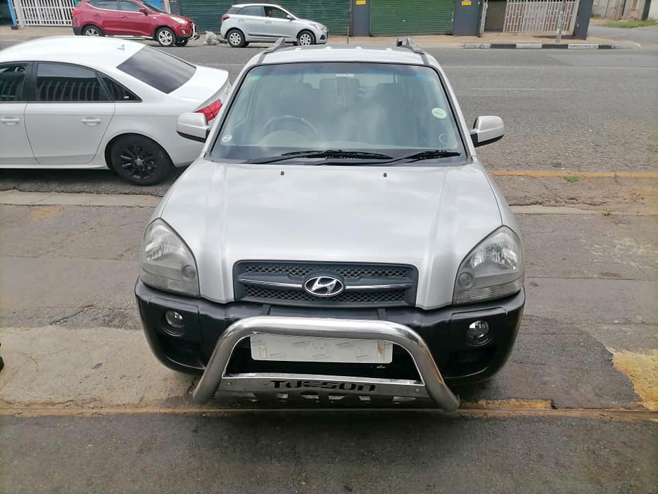 2006 Hyundai Tucson 2.0 SUV with a leather seat and Spare key