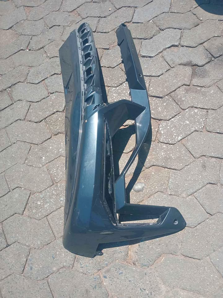 Bmw U11 right side spoiler - Private Seller Bmw U11 right side spoiler - Private Seller
