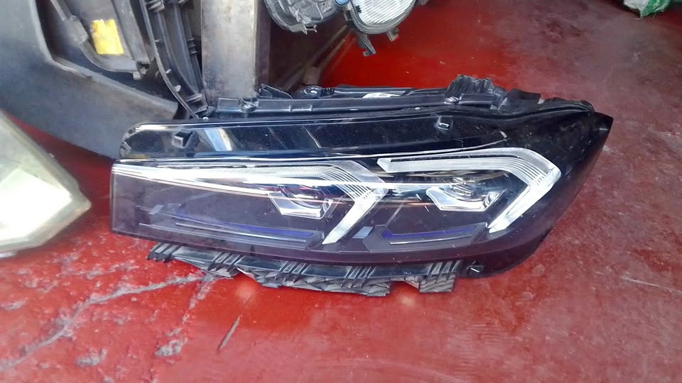 BMW G20 facelift headlight - Private Seller BMW G20 facelift headlight - Private Seller
