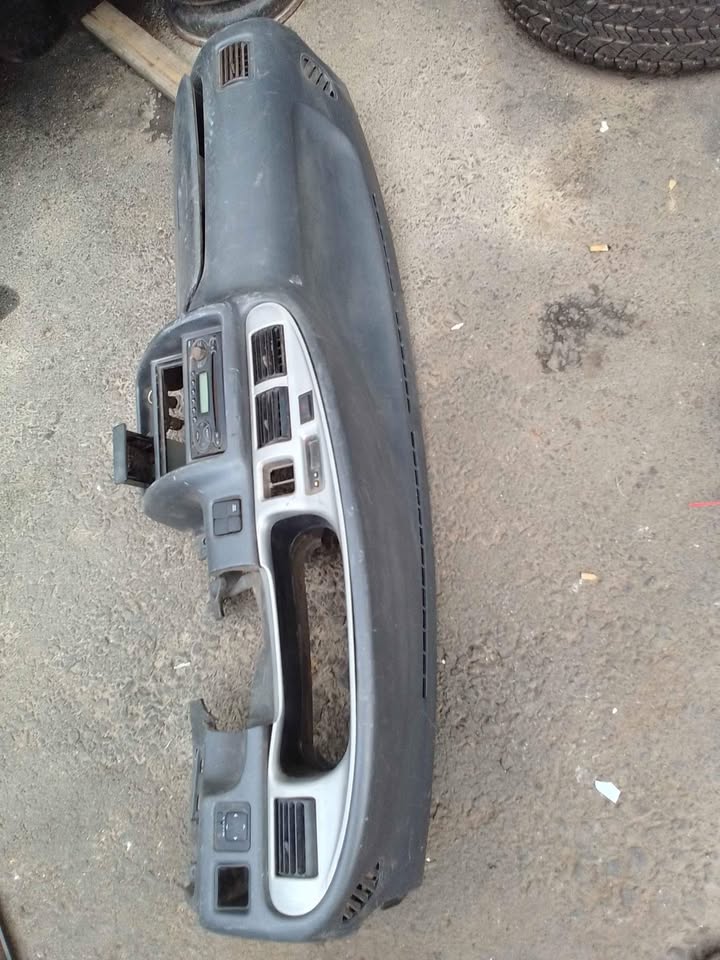 2005 ford ranger XLT dashboard still in good condition - Private Seller 2005 ford ranger XLT dashboard still in good condition - Private Seller