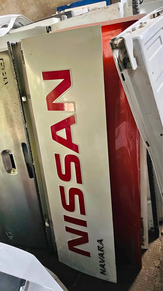 Nissan Navara tailgate - Private Seller Nissan Navara tailgate - Private Seller