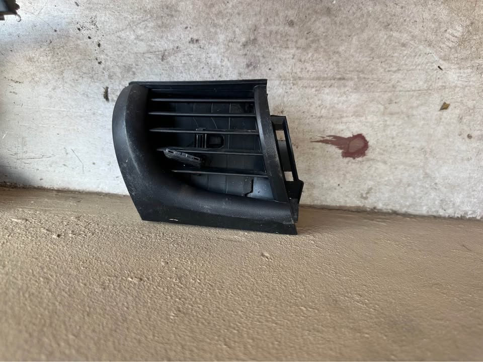 Toyota GD6 right side dashboard Airvent - Private Seller Toyota GD6 right side dashboard Airvent - Private Seller