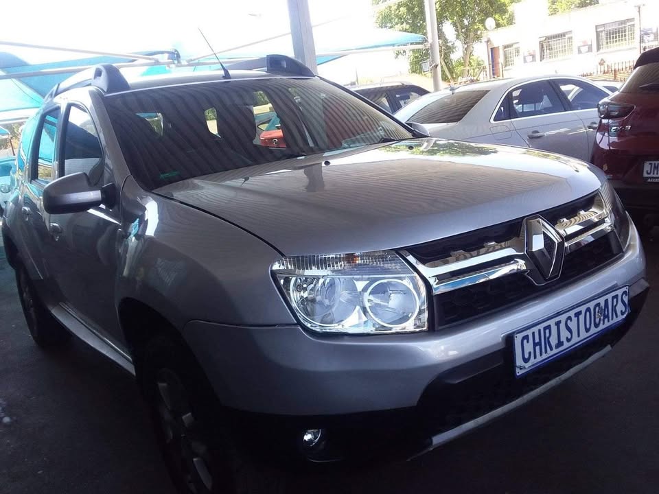 2015 Renault Duster Dynamic hatchback 2015