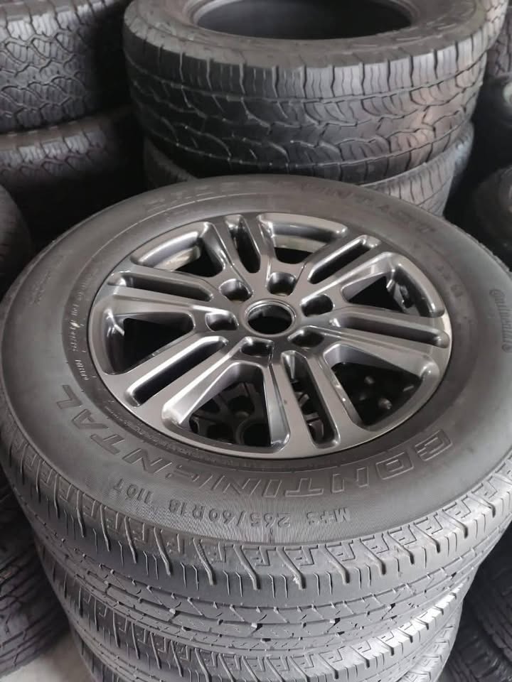 Ford Ranger Wildtrack 18inch rim with 265/60 R18 continental  tyres