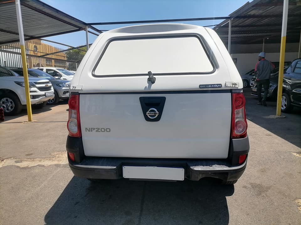 2020 Nissan Np200 1.6i Bakkie with a Canopy