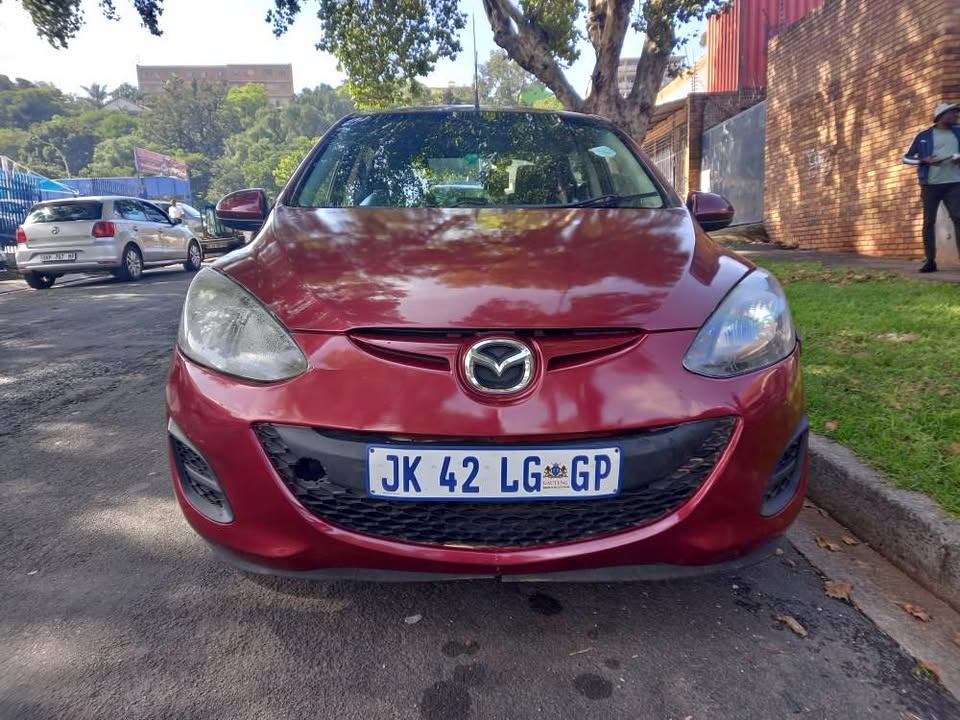 2011 MAZDA 2 1.5 Petrol, Manual, 85k Call Innocent . Maroon Color, Mileage