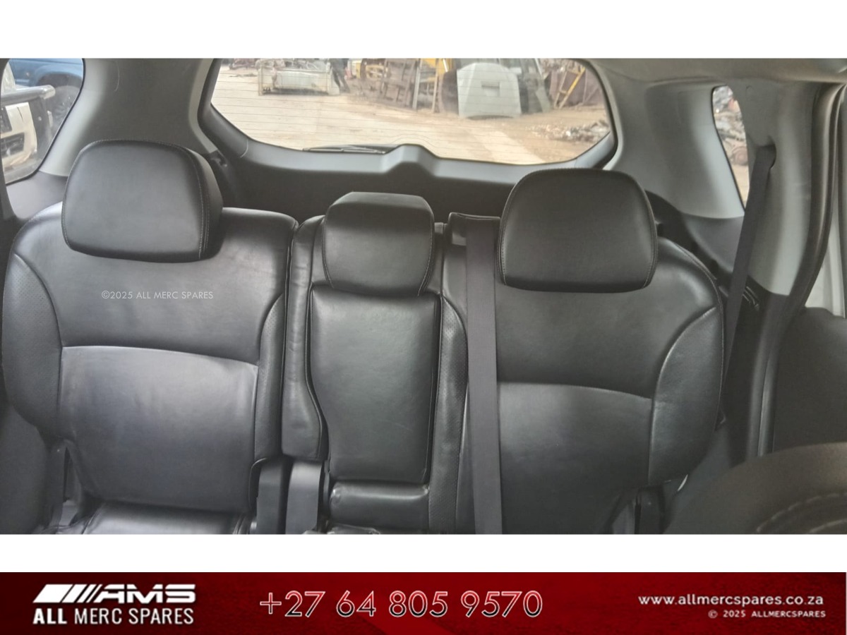 MITSUBISHI OUTLANDER 2008 COMPLETE INTERIOR FOR SALE - Private Seller MITSUBISHI OUTLANDER 2008 COMPLETE INTERIOR FOR SALE - Private Seller