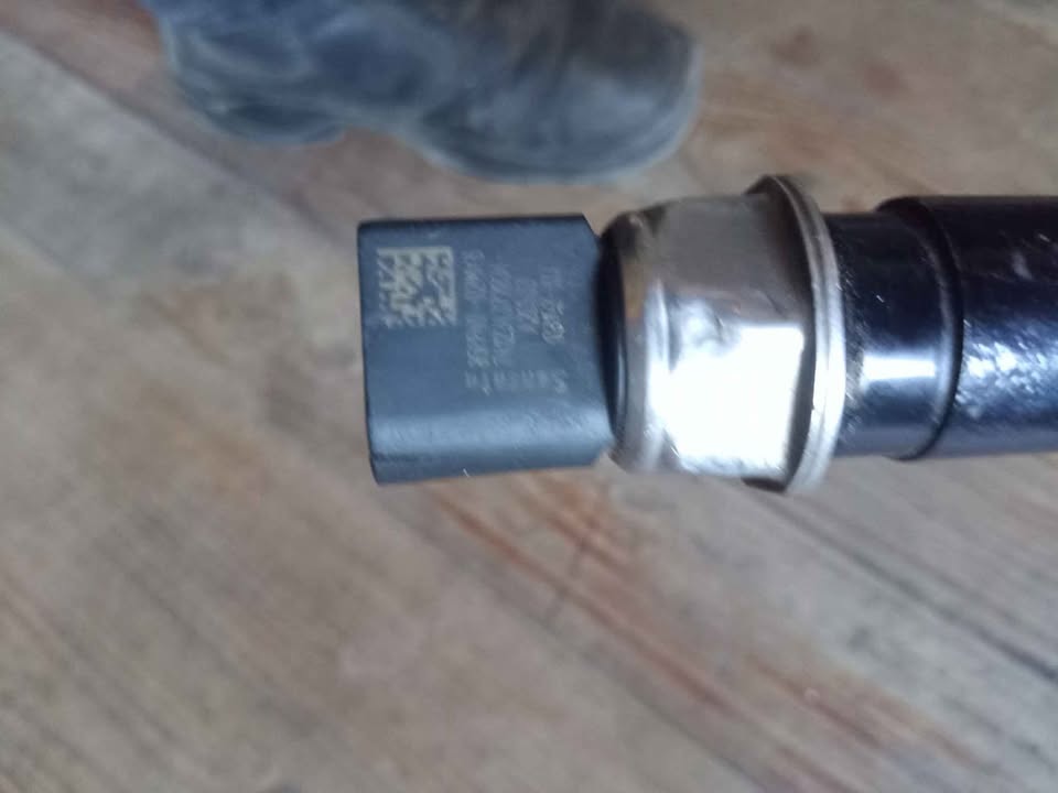 FORD RANGER T6 FUEL RAIL/INJECTOR RAIL DIESEL COMMON RAIL - Private Seller