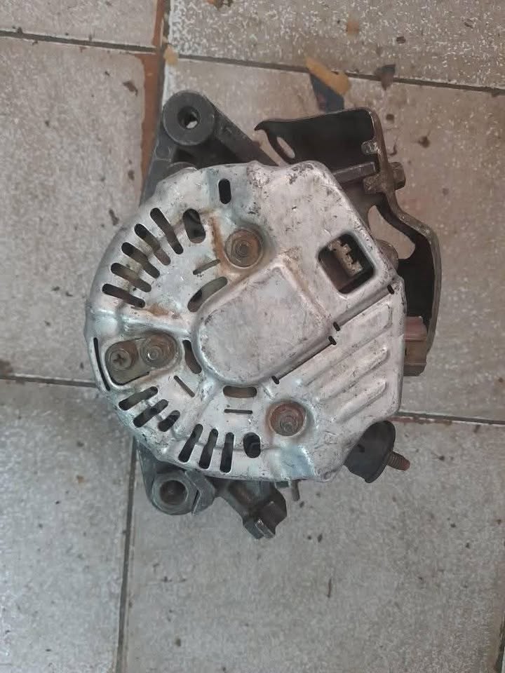 Toyota corolla professional 1.3 Alternator - Private Seller Toyota corolla professional 1.3 Alternator - Private Seller