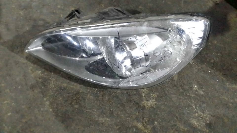 Volvo s60 headlights - Private Seller Volvo s60 headlights - Private Seller