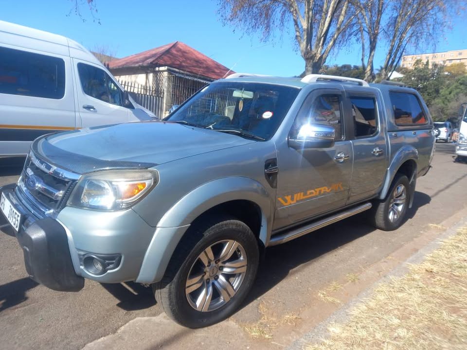 2011 Ford Ranger 3.0 Diesel, Manual 4x2, Blue, Leather Seats.