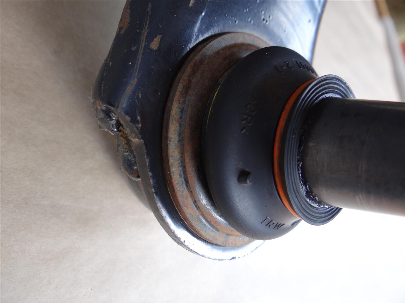 CONTROL ARMS – FRONT - RIGHT HAND SIDE – VW AMAROK