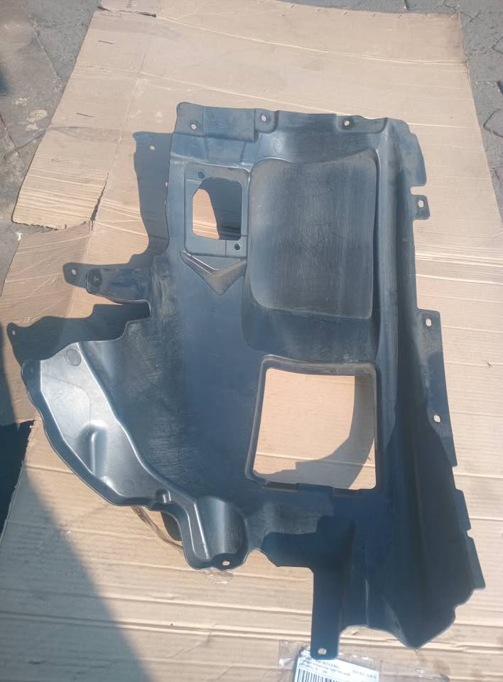 BMW X3 F25 2014 on Front Right Inner Arch Fender Liner Part No 51 71 107 995 10 - Private Seller BMW X3 F25 2014 on Front Right Inner Arch Fender Liner Part No 51 71 107 995 10 - Private Seller