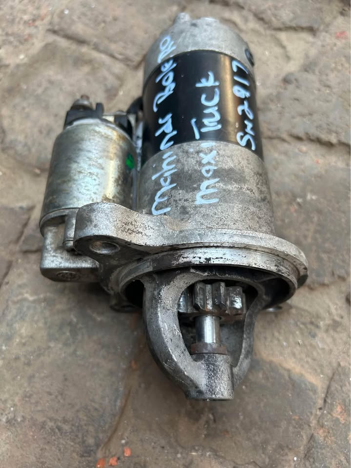 Mahindra Bolero Maxi Truck Starter Available @Circle 7 Used Parts Call or WhatsApp - Private Seller