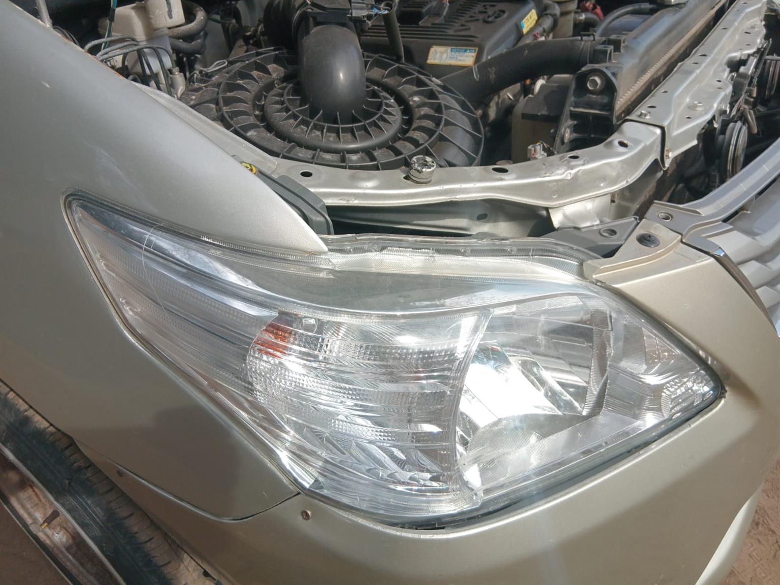 USED TOYOTA INNOVA HEADLIGHTS FOR SALE