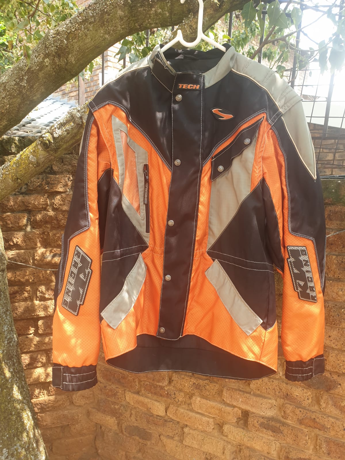 KTM - #KTMPowerWear - Urban cool with extra protection - the TWO 4 RIDE  JACKET is a water-resistant softshell jacket with added shoulder and elbow  pads to help keep you safe. Click