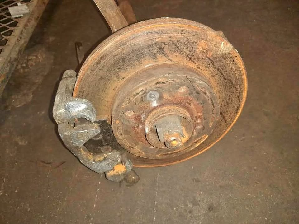 RENAULT TRIBER LEFT HUB & DRIVE SHAFT - Private Seller RENAULT TRIBER LEFT HUB & DRIVE SHAFT - Private Seller
