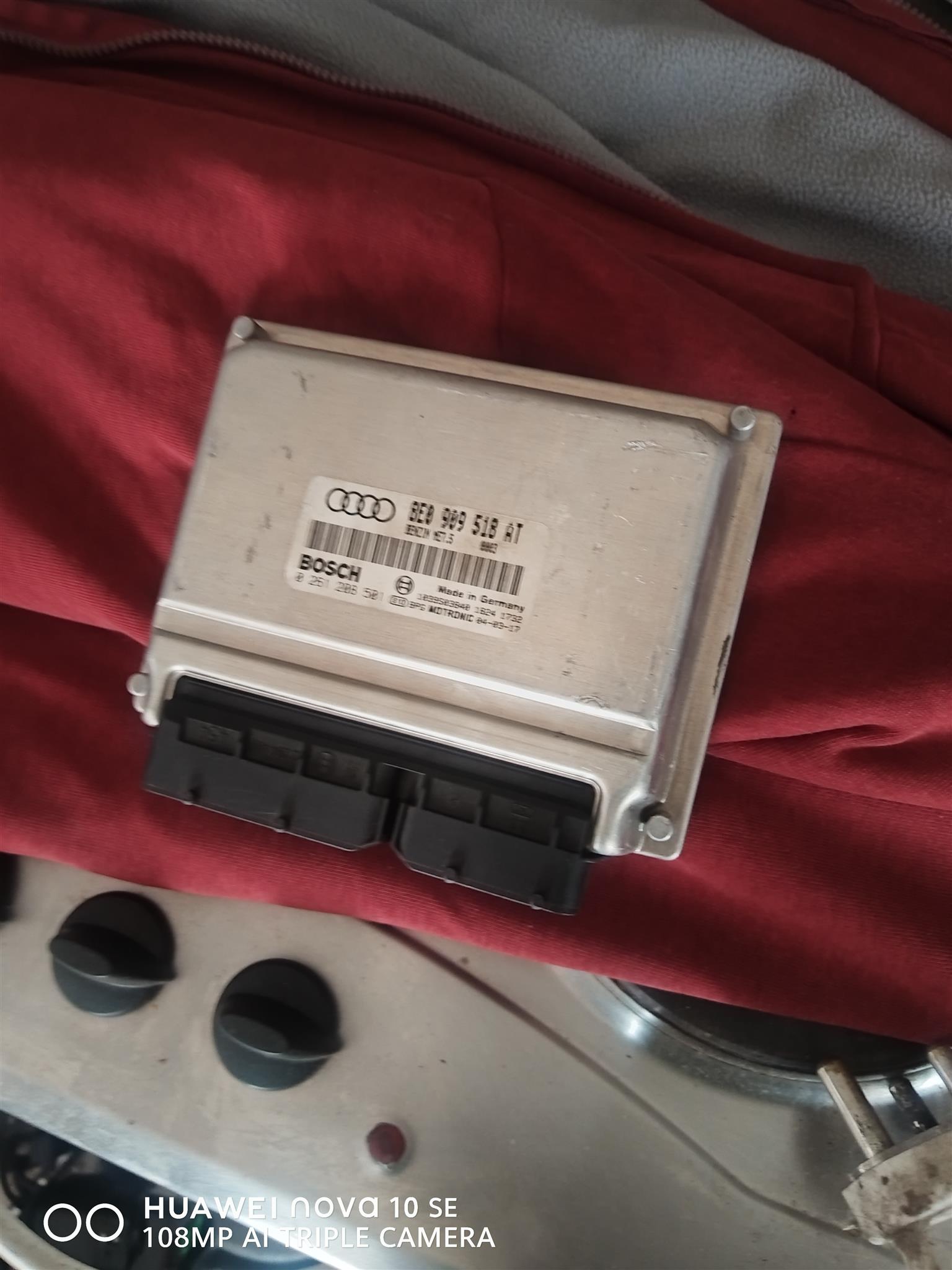 a set of clocks, computer box with harness and gateway box for an audi A4 1.8T - Private Seller a set of clocks, computer box with harness and gateway box for an audi A4 1.8T - Private Seller