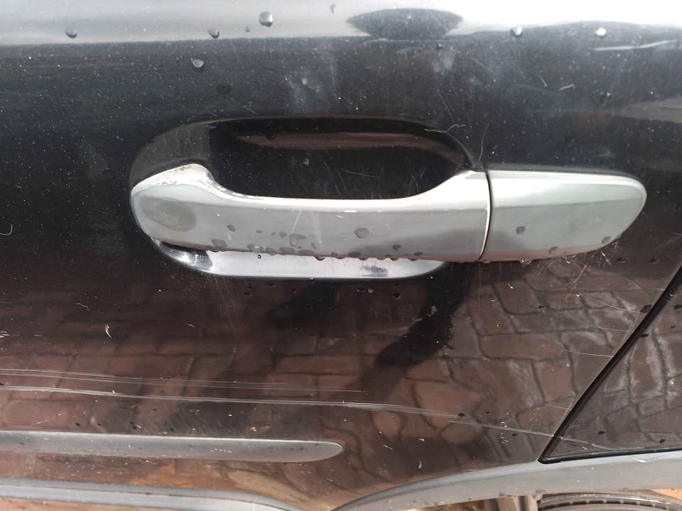 VOLVO XC90 2007 LEFT REAR DOOR HANDLE AVAILABLE DELIVERY AVAILABLE COUNTRY WIDE - Private Seller VOLVO XC90 2007 LEFT REAR DOOR HANDLE AVAILABLE DELIVERY AVAILABLE COUNTRY WIDE - Private Seller