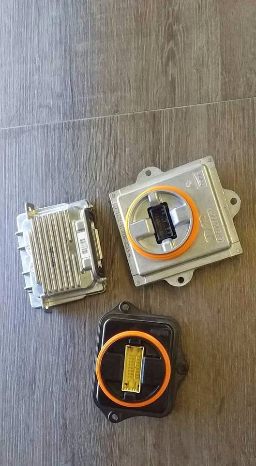Jeep grand Cherokee headlight modules - Private Seller