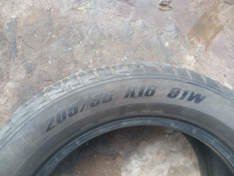 16 INCH VELOCITY MAX SPEED 95%TREAD Bridgestone - Private Seller