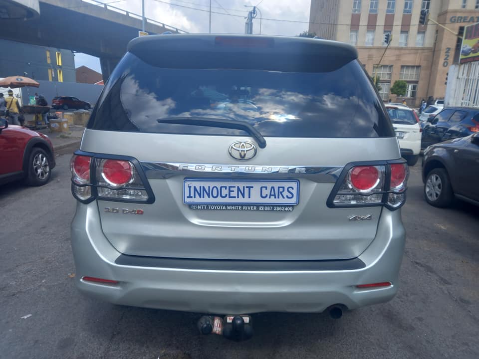2014 TOYOTA FORTUNER 3.0 D4D DIESEL, 4X4 AUTOMATIC TRANSMISSION, SILVER COLOUR, 105000KM,