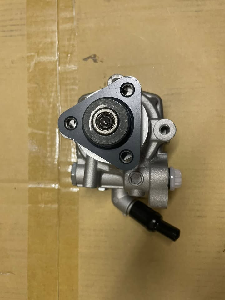 VW Amarok Power Steering Pump For Sale - Private Seller VW Amarok Power Steering Pump For Sale - Private Seller