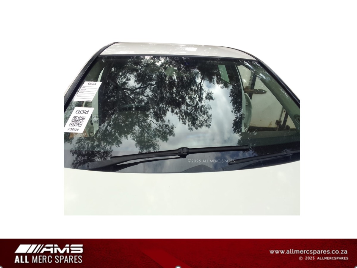 Mercedes C320 CDI Front Windscreen - Private Seller Mercedes C320 CDI Front Windscreen - Private Seller