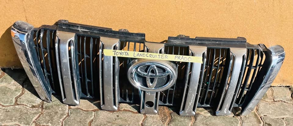 Toyota Land Cruiser Prado grill - Private Seller Toyota Land Cruiser Prado grill - Private Seller