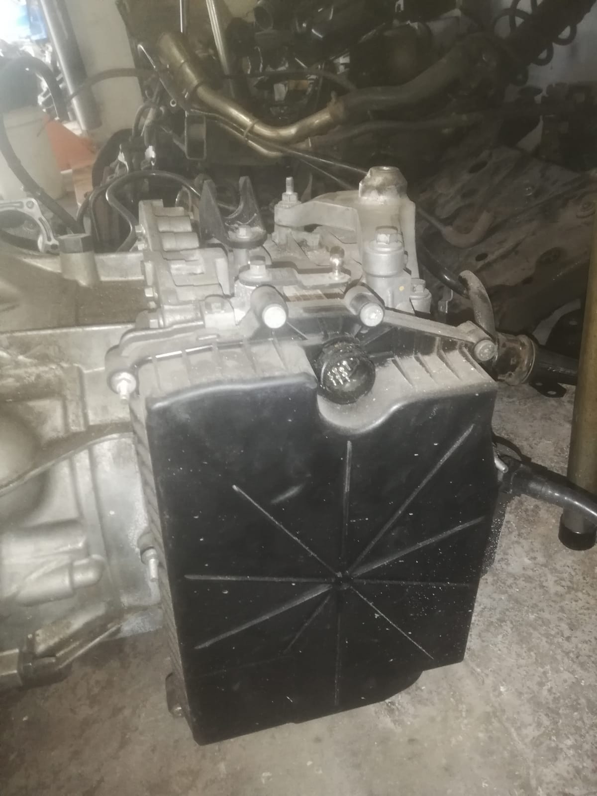 VOLVO V40  2014 T4 POWERSHIFT(CG9R 7000 AA) AUTOMATIC GEARBOX FOR SALE - Private Seller