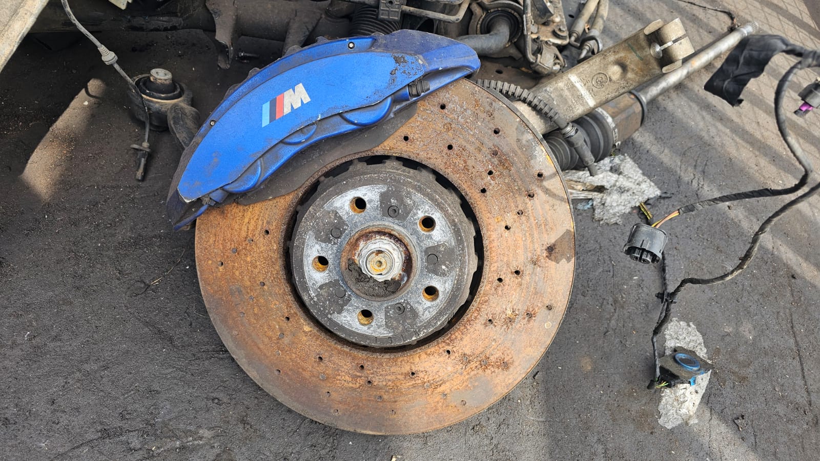 2015 BMW X6 F86 brake calliper for sale used 2015 BMW X6 F86 brake calliper for sale used
