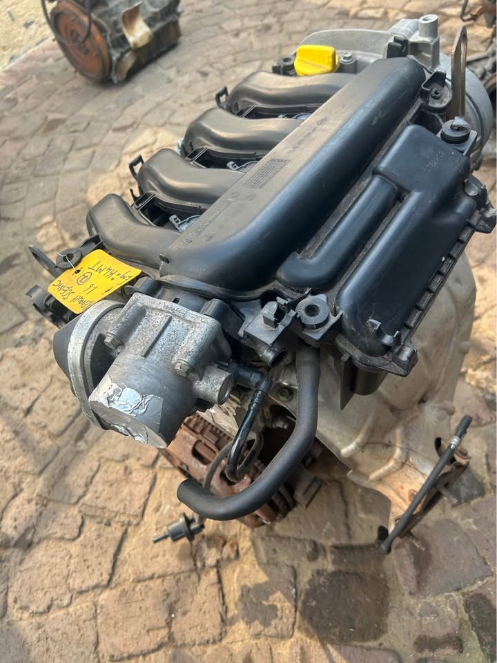 Renault Scenic 1.6 K4MT Engine Available Call or WhatsApp - Private Seller