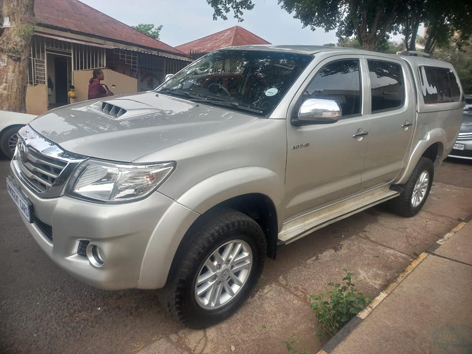 2014 TOYOTA HILUX 3.0 D4D DIESEL, D-CAB LEGEND 45, AUTOMATIC 4X4, MILEAGE 135000KMS