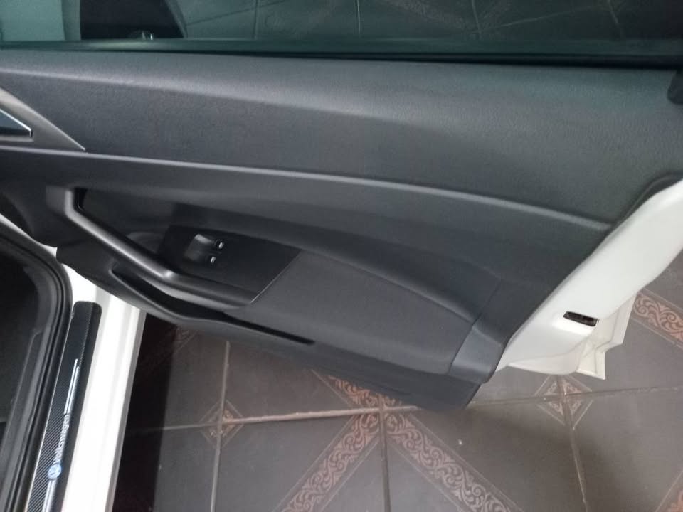 2019 Volkswagen Polo 8 1.0 TSI  MANUAL  82000km