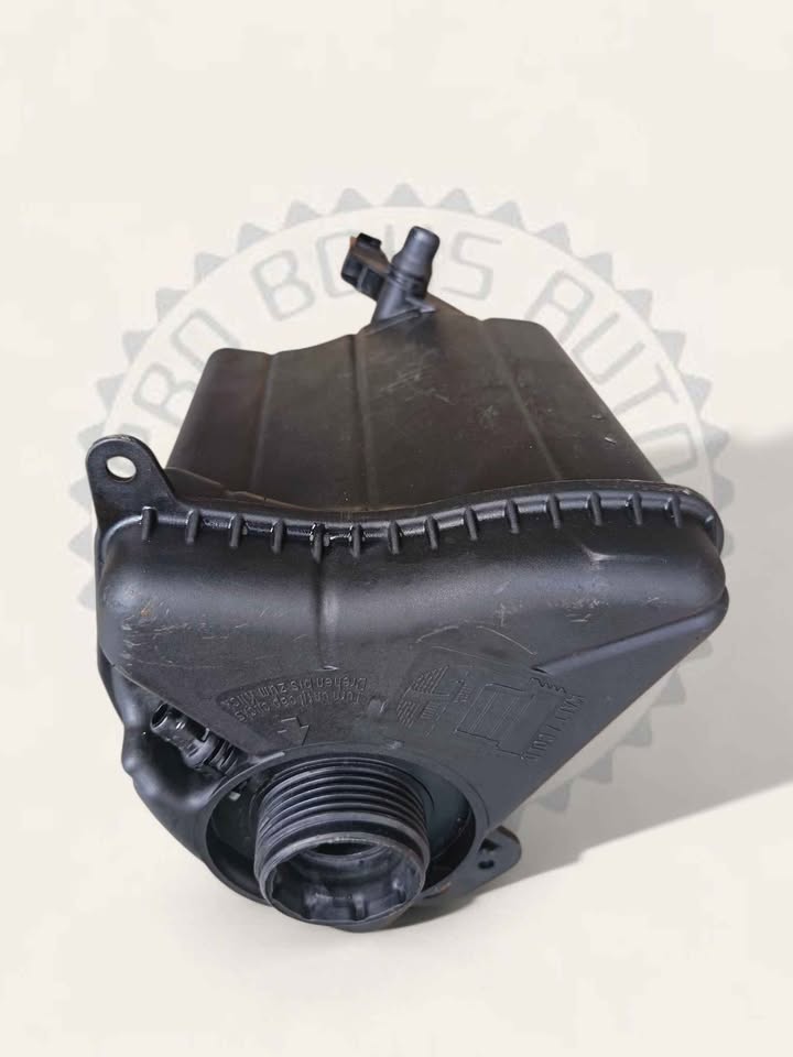 BMW WATER 5/6/7 SERIES WATER BOTTLE/RESERVOIR /EXPANSION TANK AVAILABLE FOR SALE - Private Seller BMW WATER 5/6/7 SERIES WATER BOTTLE/RESERVOIR /EXPANSION TANK AVAILABLE FOR SALE - Private Seller