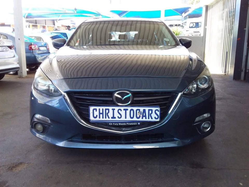 2017 Mazda 3 Dynamic hacthback automatic 2017