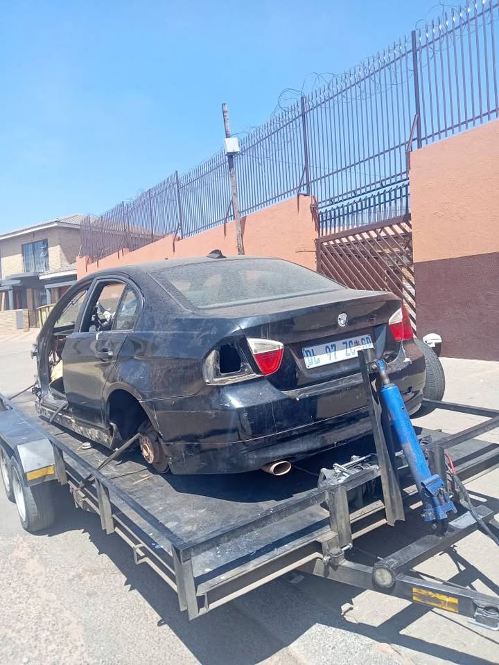 Bmw E90 320i Stripping For Spares, WhatsApp - Private Seller Bmw E90 320i Stripping For Spares, WhatsApp - Private Seller