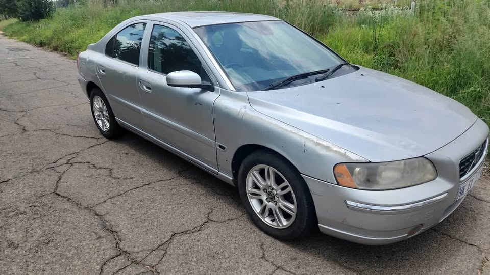 Volvo S60 2.0t stripping for parts - Private Seller