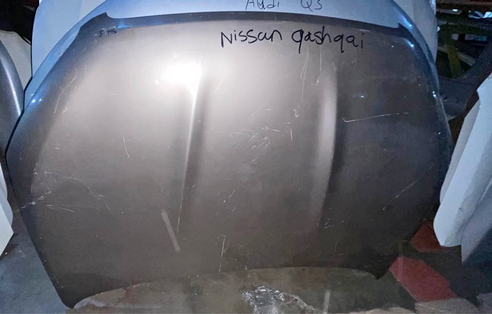 Nissan Qashqai bonnet - Private Seller Nissan Qashqai bonnet - Private Seller