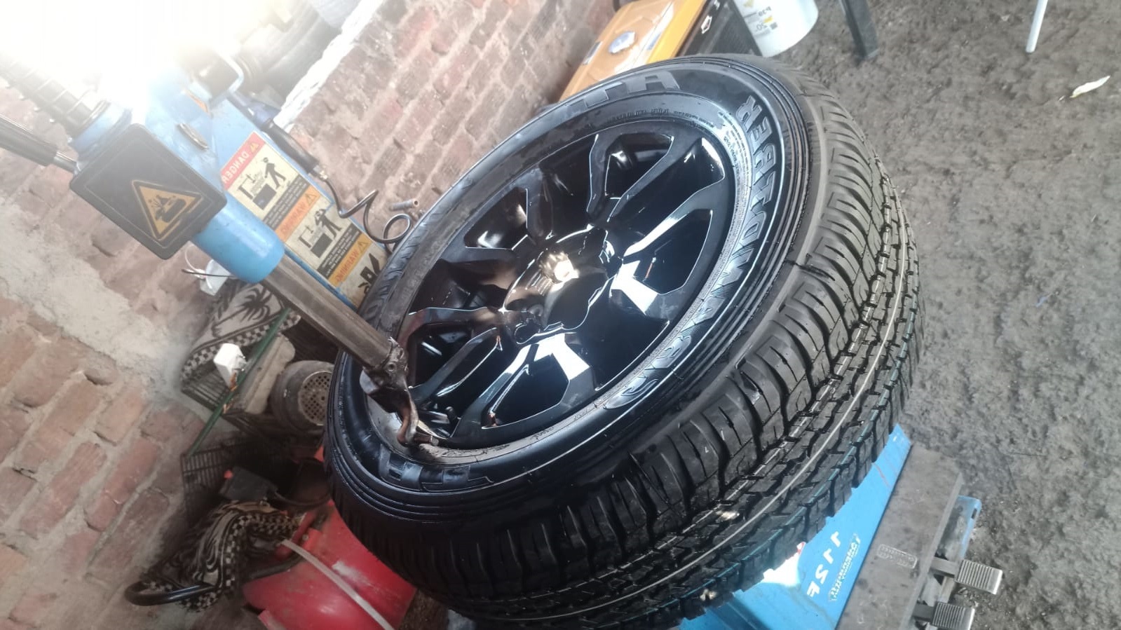 18 inch Toyota Legend 50 RS original mag with brand new 265/60/18 Dunlop Grandt - Private Seller 18 inch Toyota Legend 50 RS original mag with brand new 265/60/18 Dunlop Grandt - Private Seller