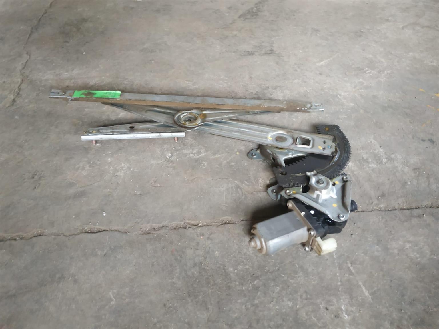 2018 Onwards Nissan Almera power window mechanism left front door for sale - Private Seller
