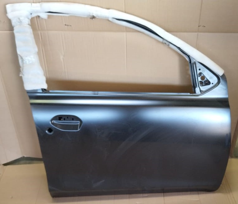 Datsun go right front door