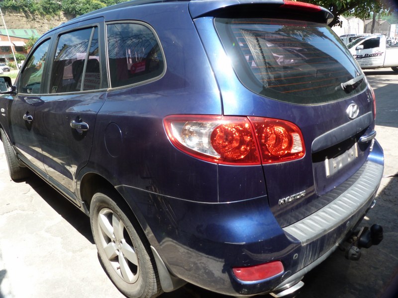 Hyundai Santa-Fe 2.2 CRDi 4x4 AWD AT Navy Blue - 2007 STRIPPING FOR SPARES - Private Seller Hyundai Santa-Fe 2.2 CRDi 4x4 AWD AT Navy Blue - 2007 STRIPPING FOR SPARES - Private Seller