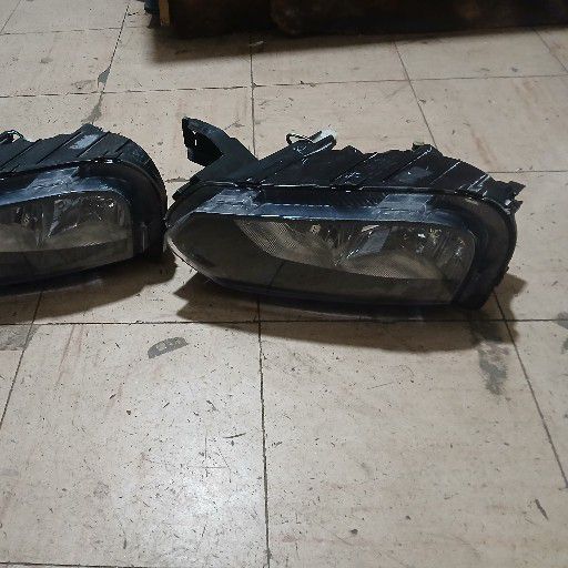 Renault kwid headlight - Private Seller Renault kwid headlight - Private Seller