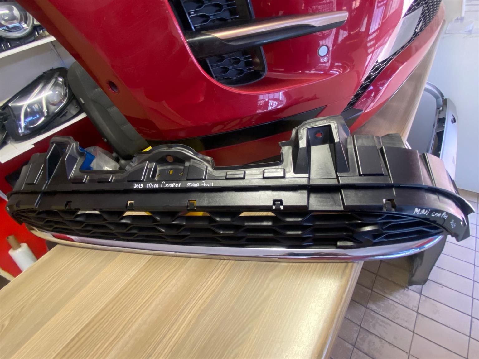 2015 MINI COOPER MAIN GRILL AVAILABLE SALE - Private Seller 2015 MINI COOPER MAIN GRILL AVAILABLE SALE - Private Seller
