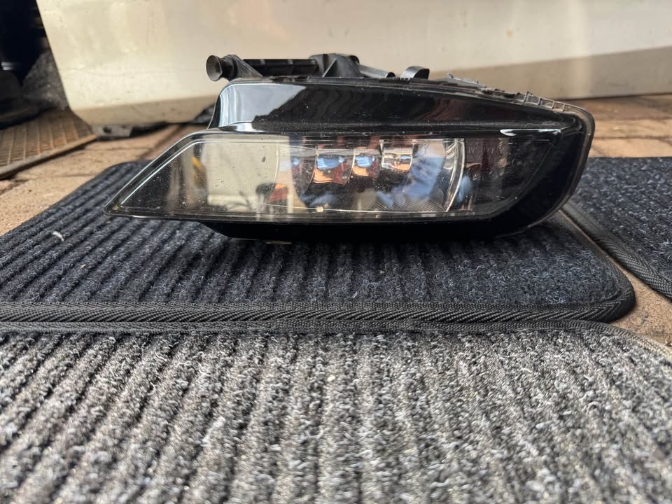 Audi A3 Right Fog Spot Light - Private Seller