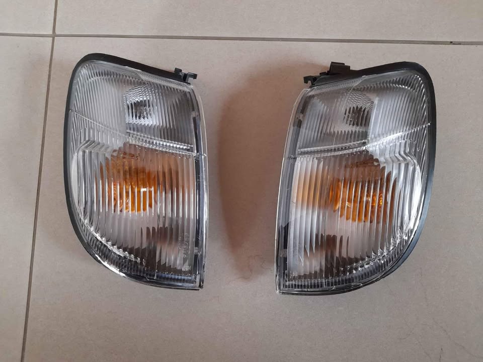 NISSAN HARDBODY 2002 ONWARDS BRAND NEW CORNER LIGHTS FORSALE PRICE: