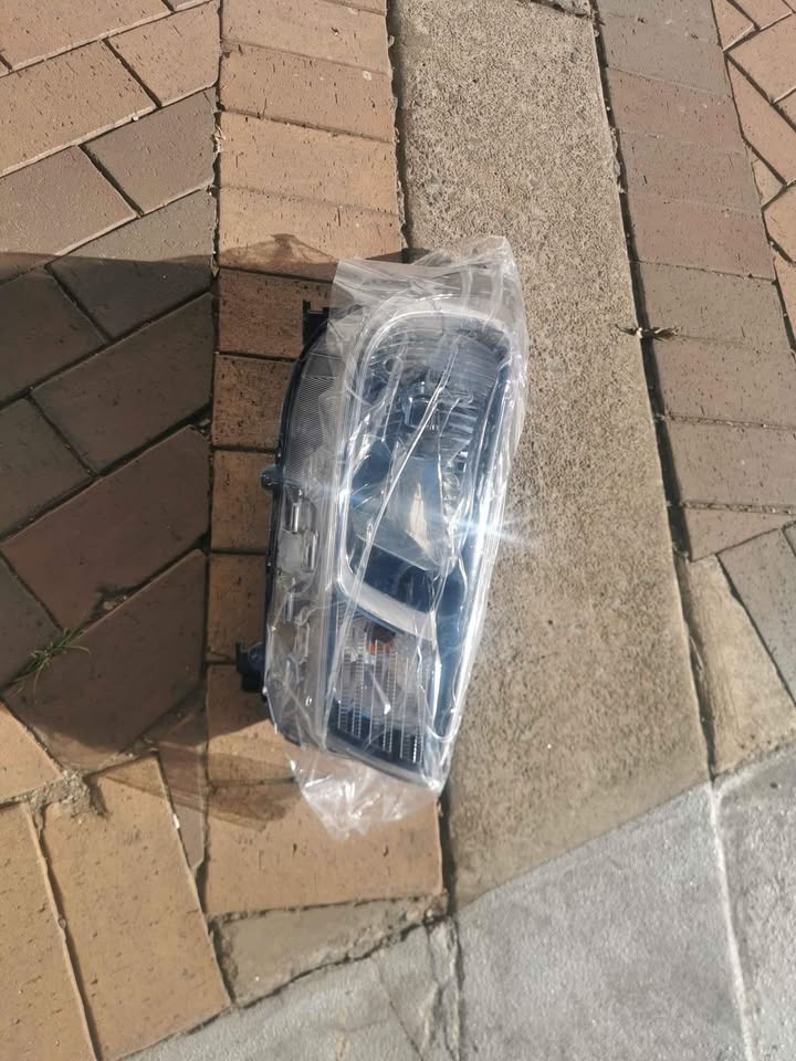 Kia pegas headlights - Private Seller Kia pegas headlights - Private Seller