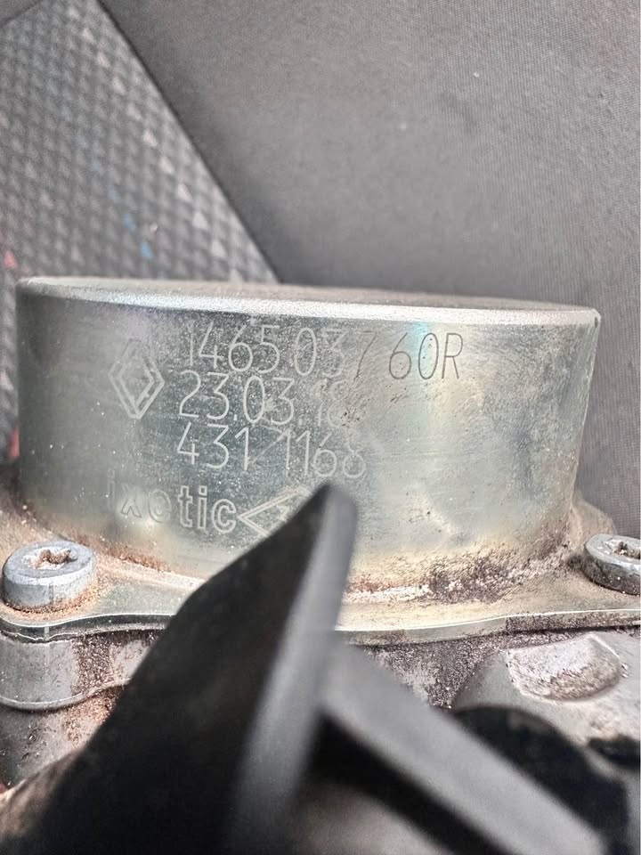 Renault and Mercedes Benz vito w447 diesel vacuum pump - Private Seller Renault and Mercedes Benz vito w447 diesel vacuum pump - Private Seller